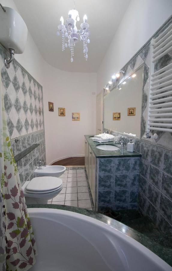 La Casa Di Adele Cagliari B&B Εξωτερικό φωτογραφία